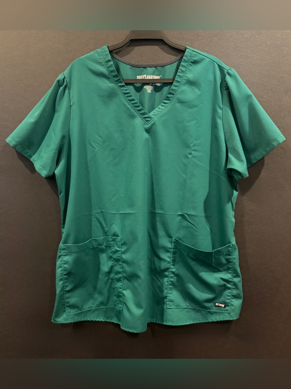 Grey's Anatomy Women's V-Neck Scrub Top - Green